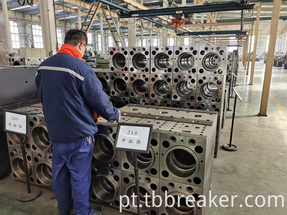 Breaker Cylinder Measuring4